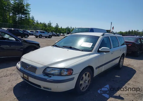 2001 Volvo V70 T5 from USA, damaged, VIN YV1SW53D411061537